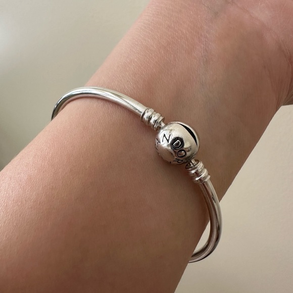 Authentic PANDORA Sterling Bangle Bracelet with 3 charms included - Picture 6 of 8